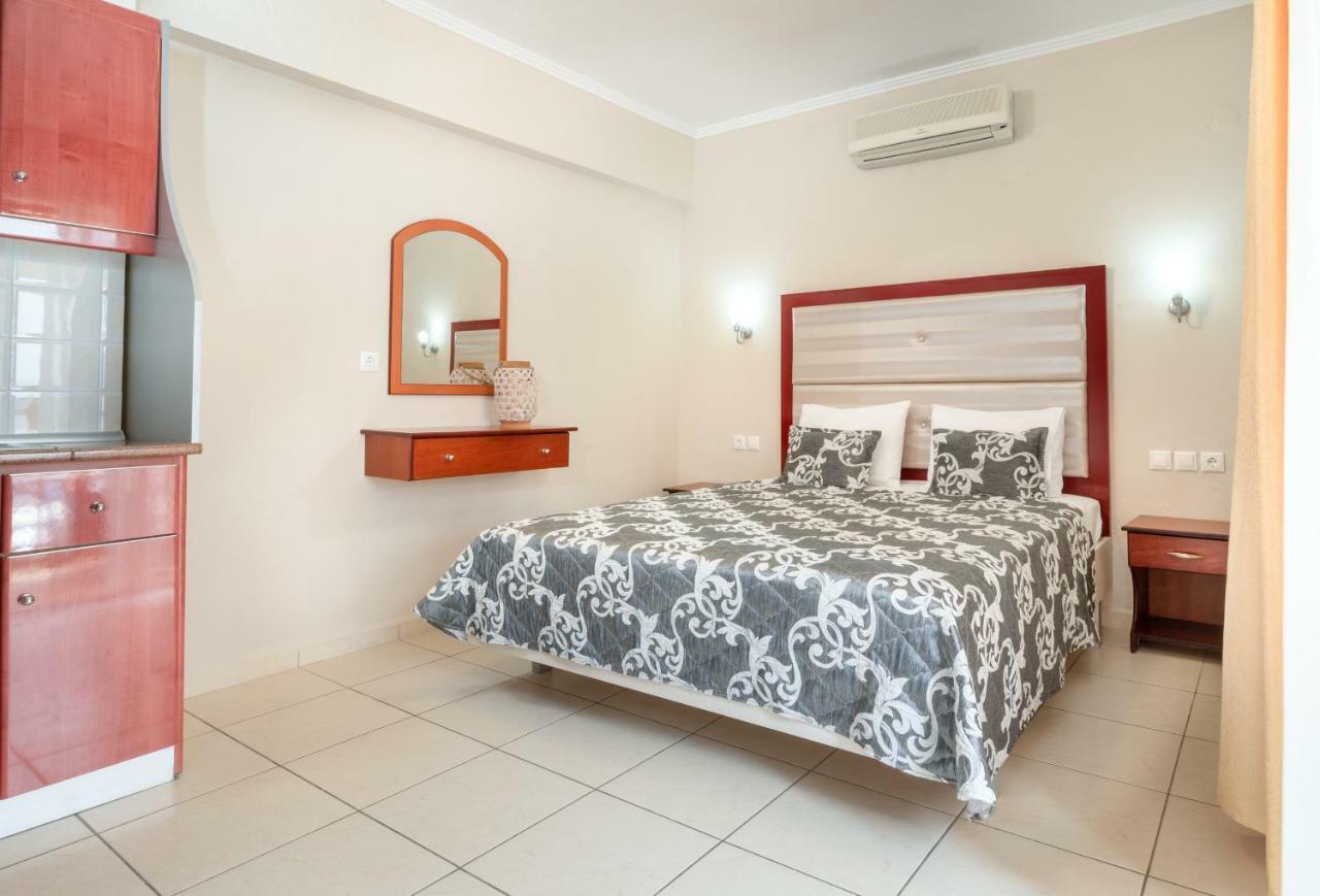 Aparthotel House Kostas On The Sarti